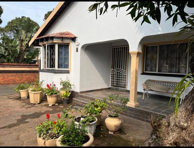8 BEDROOM HOUSE FOR SALE IN MEREBANK